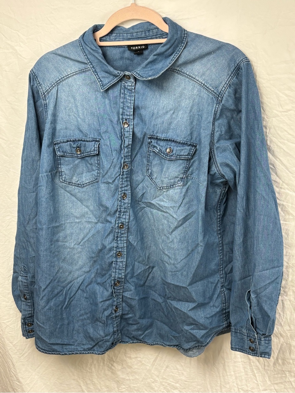 Torrid 1 women’s 14 Light Denim Button-Front Shirt